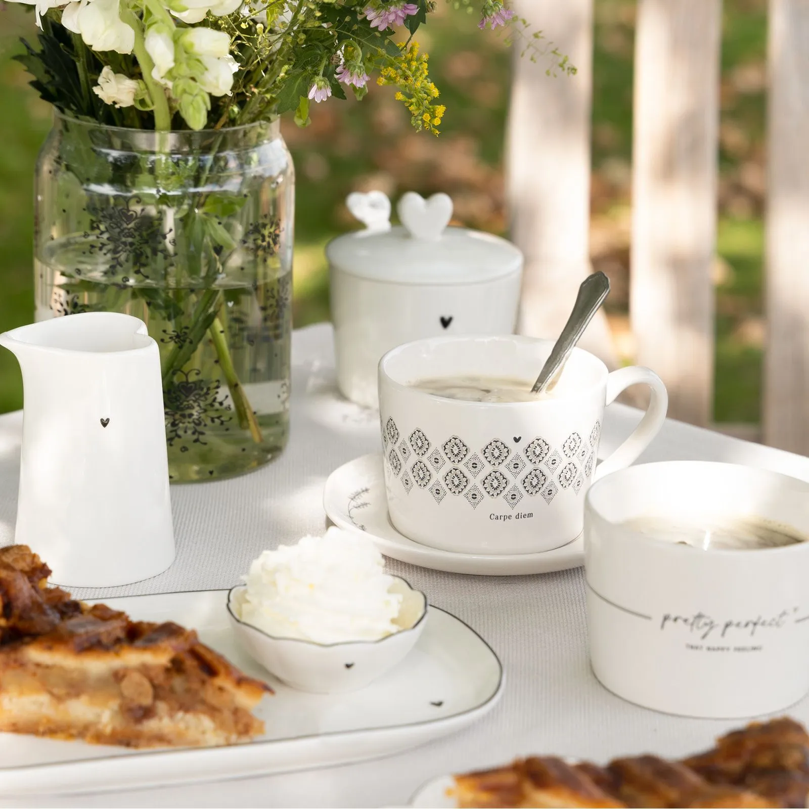 Bastion Collections Milchkrug “White Heart” – Bild 2